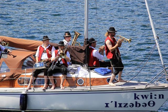 也暴露出不 也暴露出不